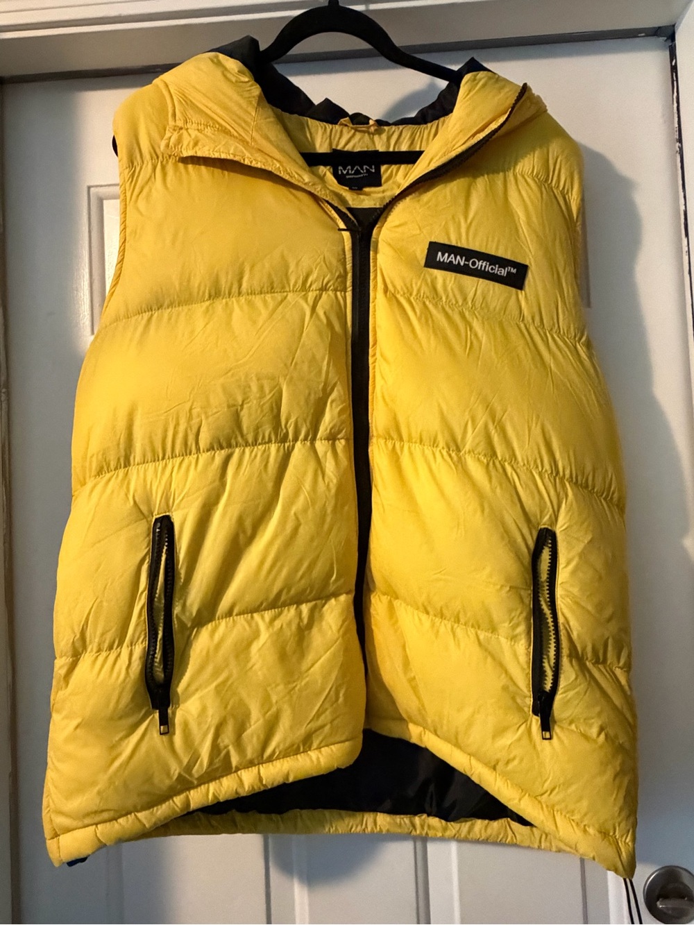 Boohoo Man yellow hooded puffer vest size XL
